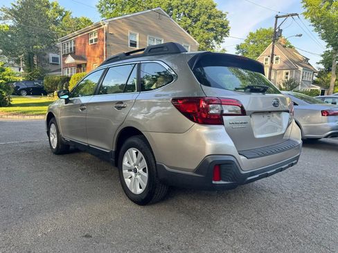 Used 2019 Subaru Outback 2.5i AWD/4WD image 6