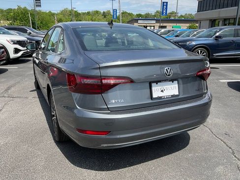 Used 2020 Volkswagen Jetta SE w/ SE Cold Weather Package FWD image 5