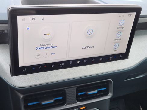New 2026 Ford Maverick XLT w/ XLT Luxury Package FWD image 17