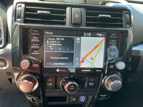 Used 2024 Toyota 4Runner TRD Off-Road Premium w/ Moonroof Package AWD/4WD image 16