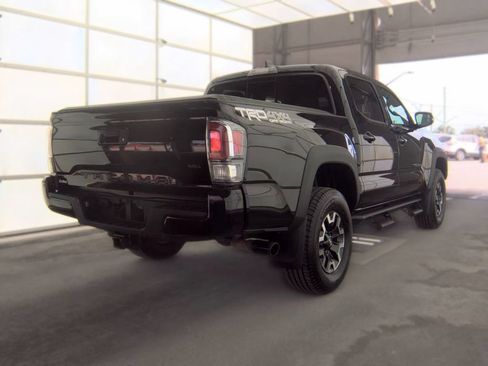 Used 2020 Toyota Tacoma TRD Off-Road w/ Technology Package AWD/4WD image 4