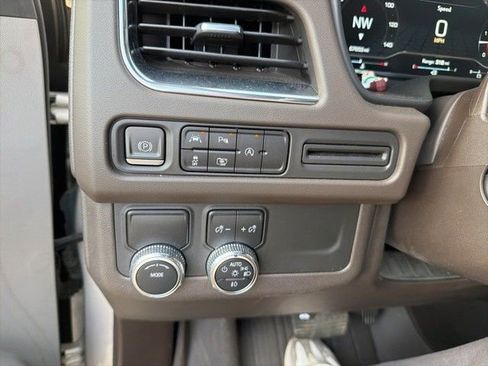 Used 2023 GMC Yukon SLT w/ SLT Luxury Package RWD image 14