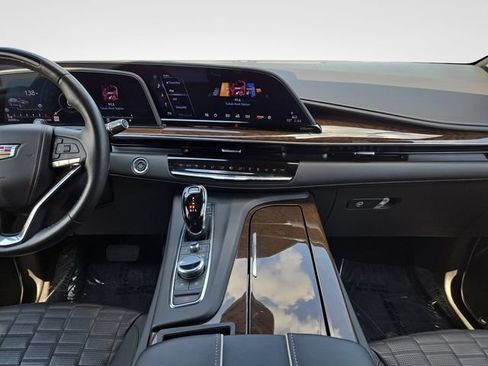 Certified 2023 Cadillac Escalade Sport Platinum w/ Heavy-Duty Trailer Package AWD/4WD image 11