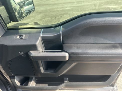 Used 2018 Ford F150 XLT w/ Equipment Group 302A Luxury image 8