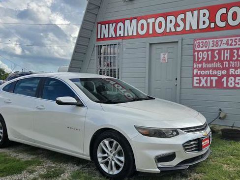 Used 2017 Chevrolet Malibu LT FWD image 1