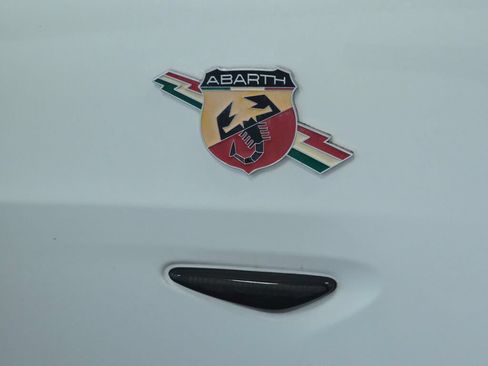 Used 2017 FIAT 124 Spider Abarth RWD image 33