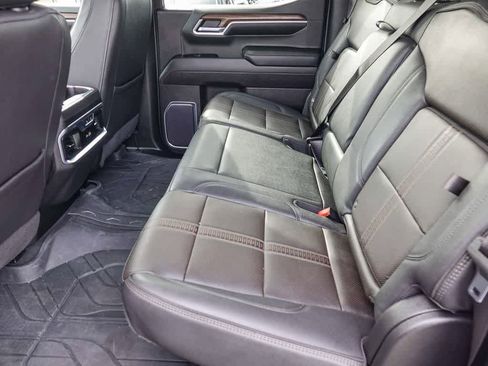 Used 2022 Chevrolet Silverado 1500 High Country w/ Technology Package image 17