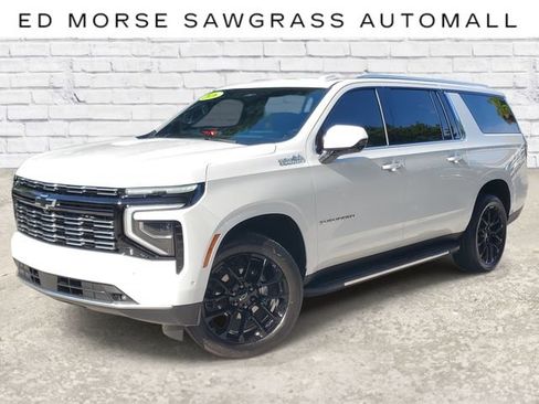 Used 2026 Chevrolet Suburban High Country RWD image 1