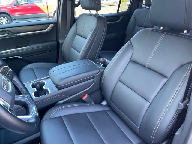 Used 2026 GMC Acadia Elevation w/ Elevation Premium Package FWD image 12