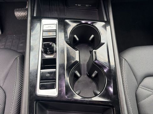 Used 2025 Volkswagen Atlas Cross Sport SE image 41