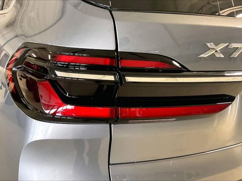 New 2026 BMW X7 xDrive40i w/ Premium Package image 14