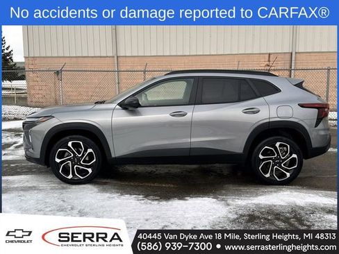 Used 2024 Chevrolet Trax RS w/ Driver Confidence Package image 2