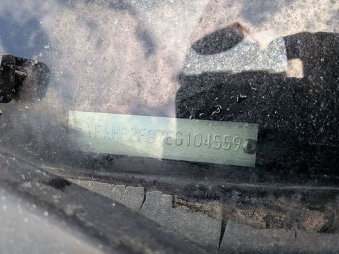 Used 2014 Ford Taurus Limited image 6