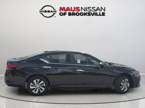 Certified 2025 Nissan Altima 2.5 S FWD image 13