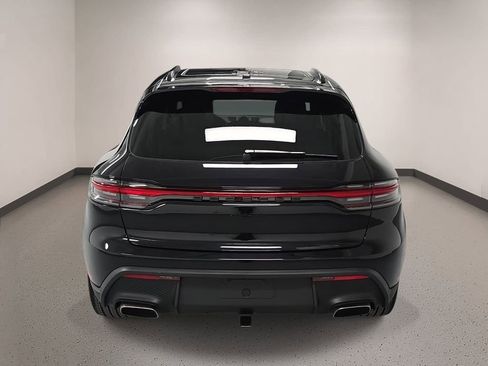 Certified 2025 Porsche Macan AWD/4WD image 6