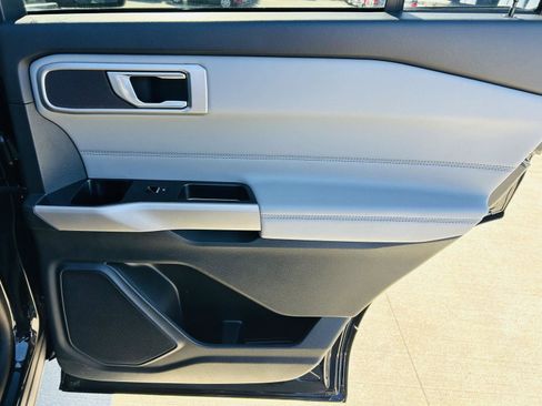 Used 2023 Ford Explorer XLT w/ Equipment Group 202A image 29