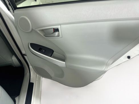 Used 2015 Toyota Prius Four FWD image 28