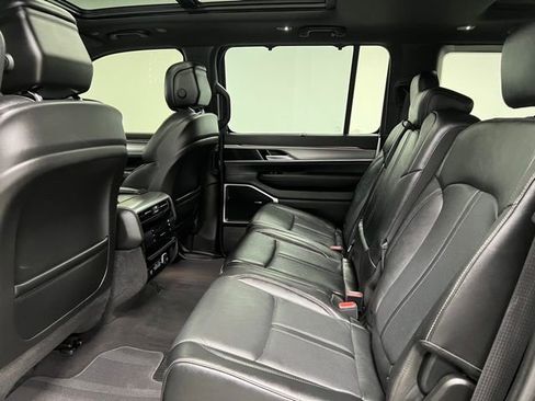 Used 2023 Jeep Wagoneer Series II w/ Convenience Group I AWD/4WD image 46