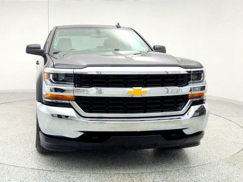 Used 2018 Chevrolet Silverado 1500 LT image 2