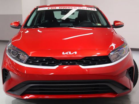 Used 2024 Kia Forte LXS w/ LXS Technology Package FWD image 8