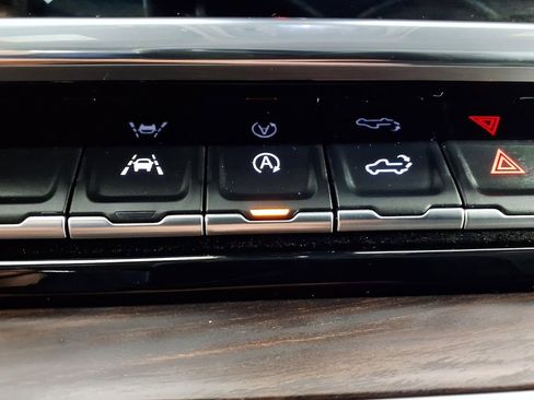 Used 2025 GMC Sierra 1500 SLT AWD/4WD image 22