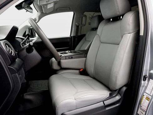 Used 2021 Toyota Tundra SR5 AWD/4WD image 9