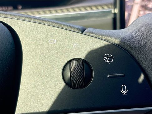 Used 2022 Tesla Model X Plaid image 36