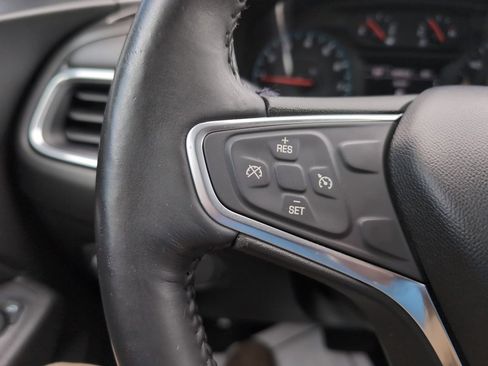 Used 2018 Chevrolet Equinox LT image 19