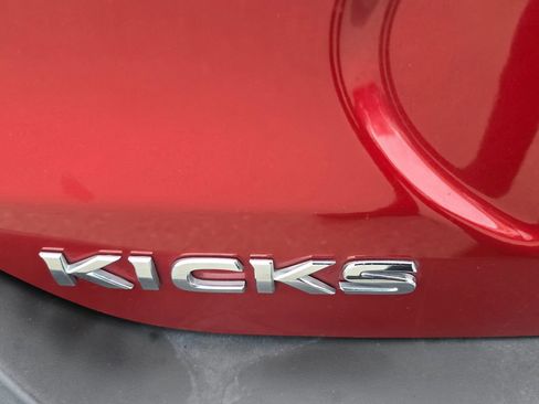 Used 2020 Nissan Kicks SR w/ SR Premium Package FWD image 21