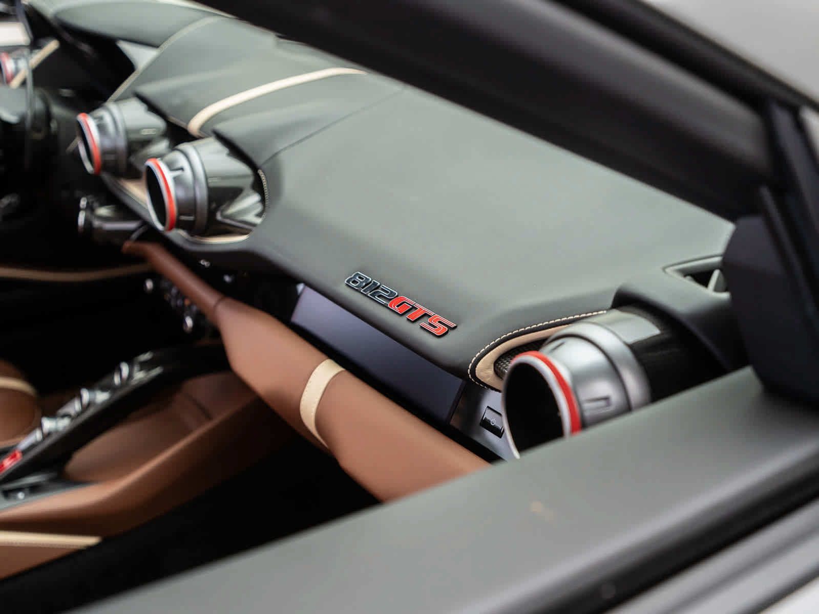 Used 2022 Ferrari 812 GTS RWD image 22