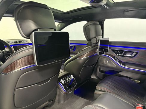 Used 2024 Mercedes-Benz S 63 AMG S w/ Rear Seat Package image 30