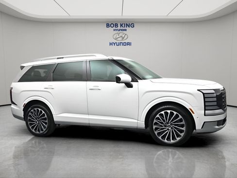 New 2026 Hyundai Palisade Calligraphy FWD image 2