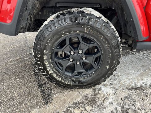 Used 2021 Jeep Gladiator Sport image 29