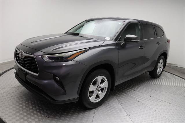 Certified 2024 Toyota Highlander LE AWD/4WD image 1