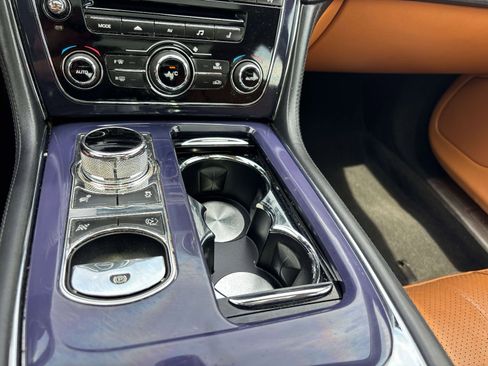 Used 2013 Jaguar XJ AWD image 21