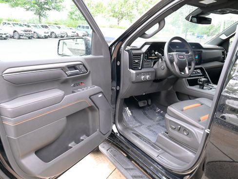 Used 2026 GMC Sierra 1500 AT4 w/ AT4 Preferred Package AWD/4WD image 15