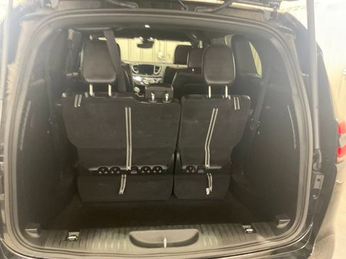 Used 2025 Chrysler Pacifica Select FWD image 24