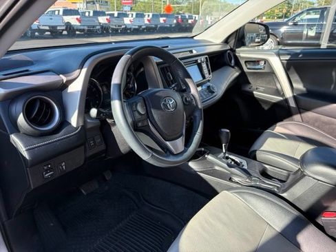 Used 2016 Toyota RAV4 XLE AWD/4WD image 19
