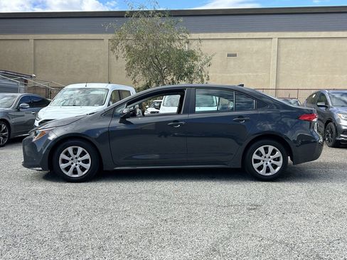 Used 2025 Toyota Corolla LE image 3