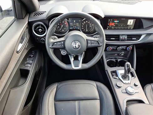 Used 2022 Alfa Romeo Stelvio Ti image 12