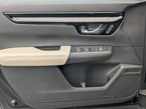 Used 2025 Honda CR-V EX-L image 10