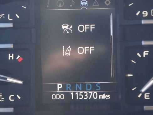 Used 2018 Toyota Tundra SR5 w/ SR5 Upgrade Package AWD/4WD image 4
