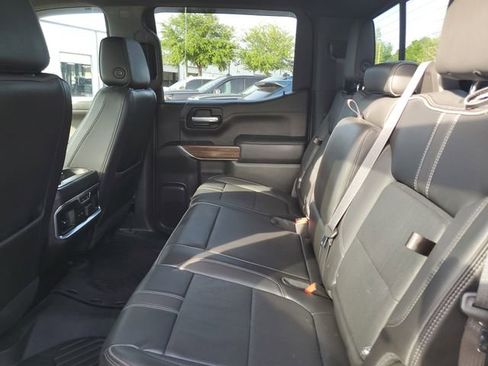 Used 2021 Chevrolet Silverado 1500 High Country w/ Technology Package image 12