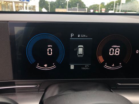 Certified 2025 Hyundai Kona SEL AWD/4WD image 10