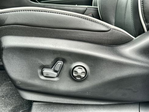 New 2026 Chrysler Pacifica Limited w/ S Appearance Package image 14