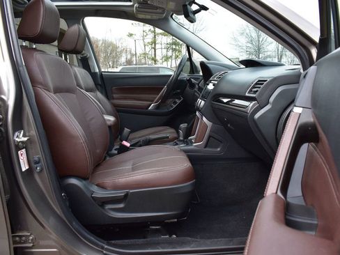 Used 2017 Subaru Forester 2.5i Touring AWD/4WD image 14