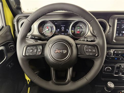 Used 2023 Jeep Wrangler Unlimited w/ Cold Weather Group AWD/4WD image 28