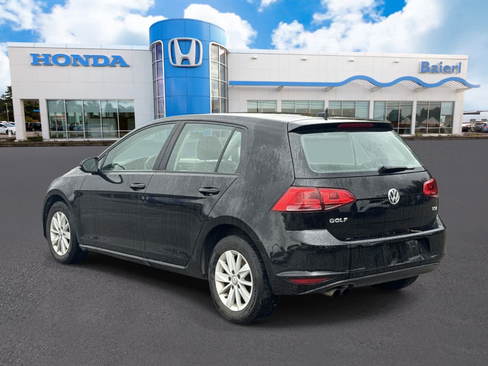 Used 2016 Volkswagen Golf S FWD image 3