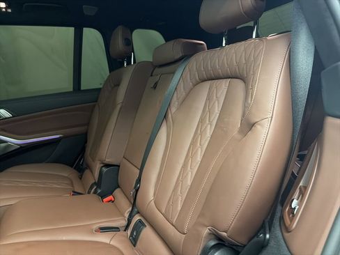 Used 2021 BMW X7 M50i image 20