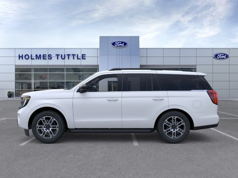 New 2026 Ford Expedition Active AWD/4WD image 3